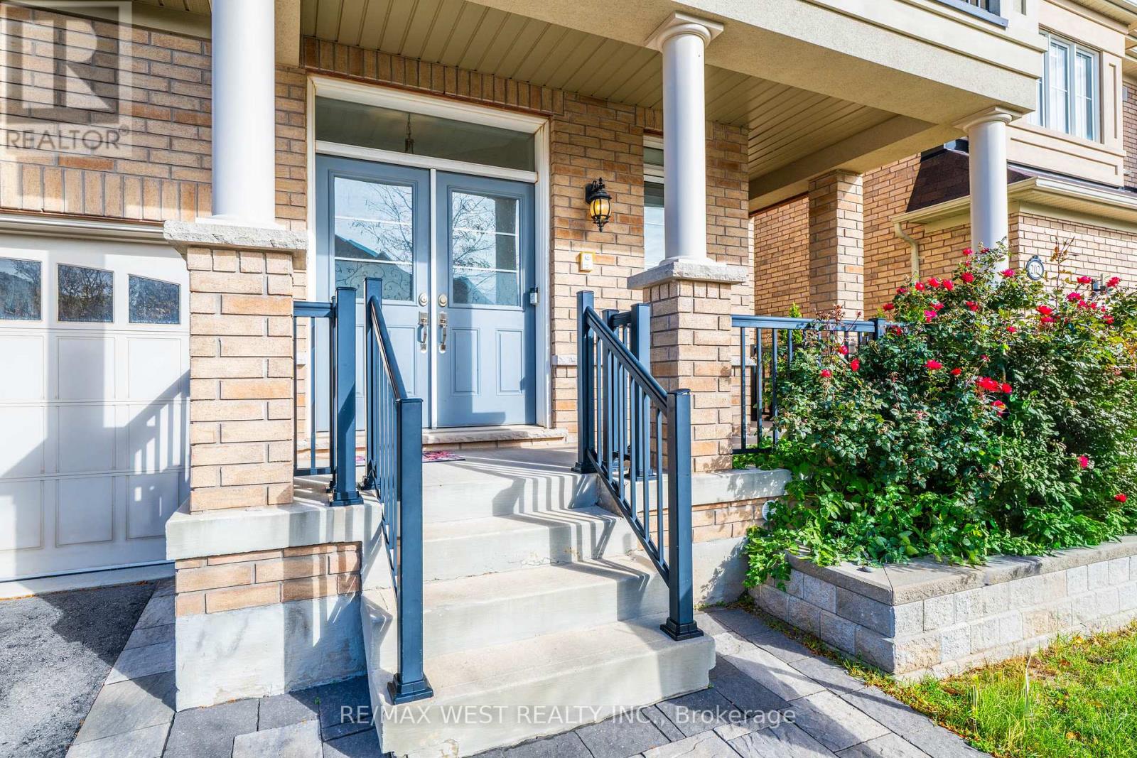 198 Jessie Caverhill Pass, Oakville, Ontario  L6M 0Z6 - Photo 4 - W12521460