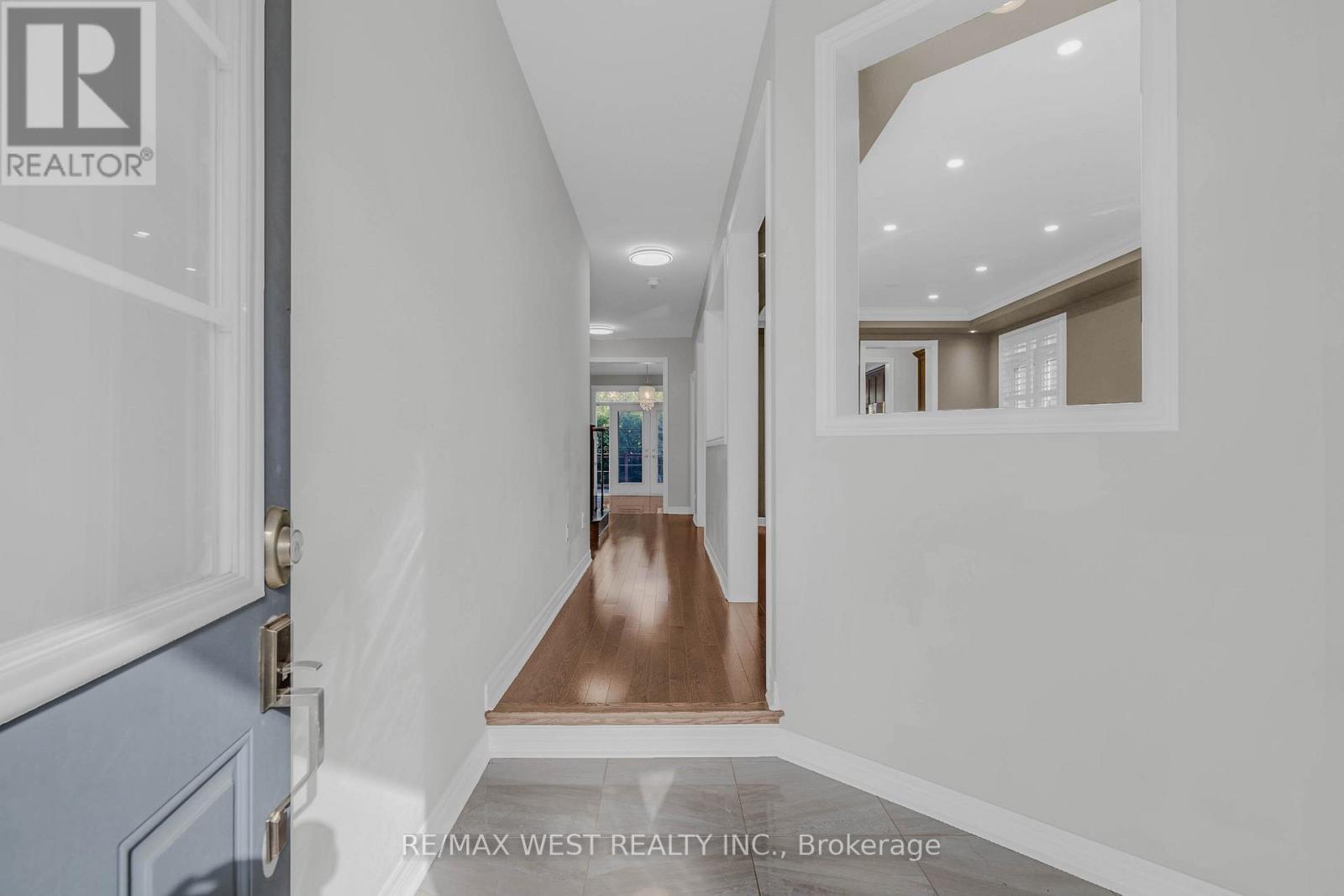 198 Jessie Caverhill Pass, Oakville, Ontario  L6M 0Z6 - Photo 6 - W12521460