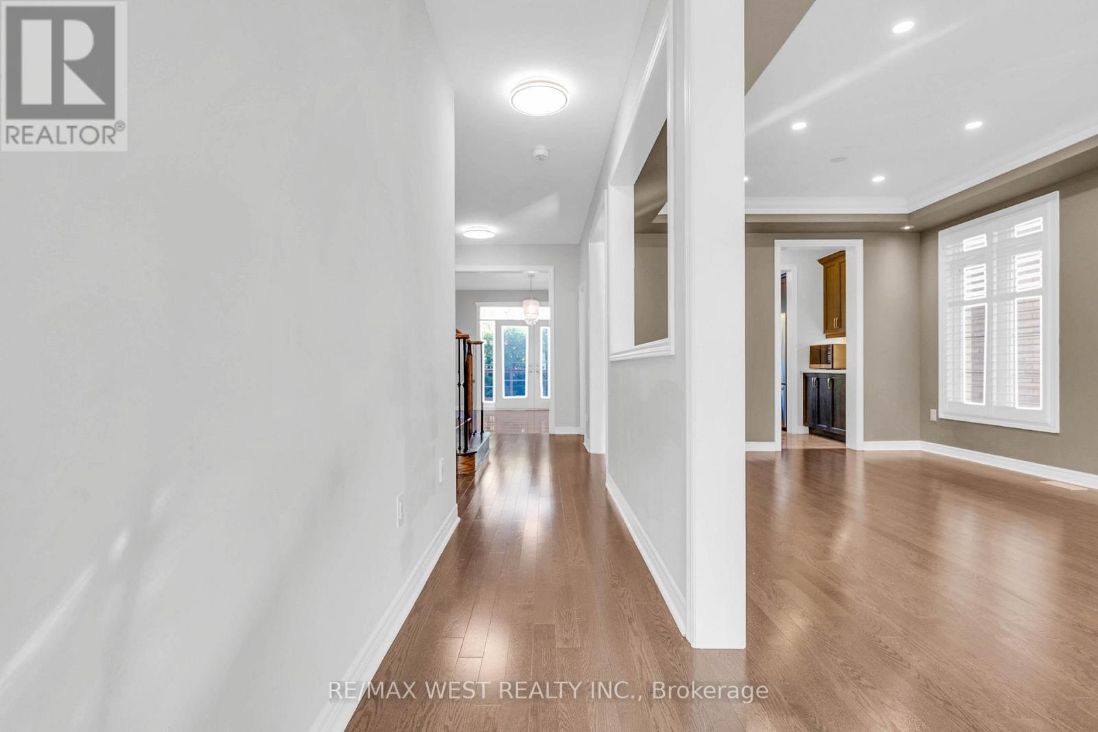 198 Jessie Caverhill Pass, Oakville, Ontario  L6M 0Z6 - Photo 7 - W12521460