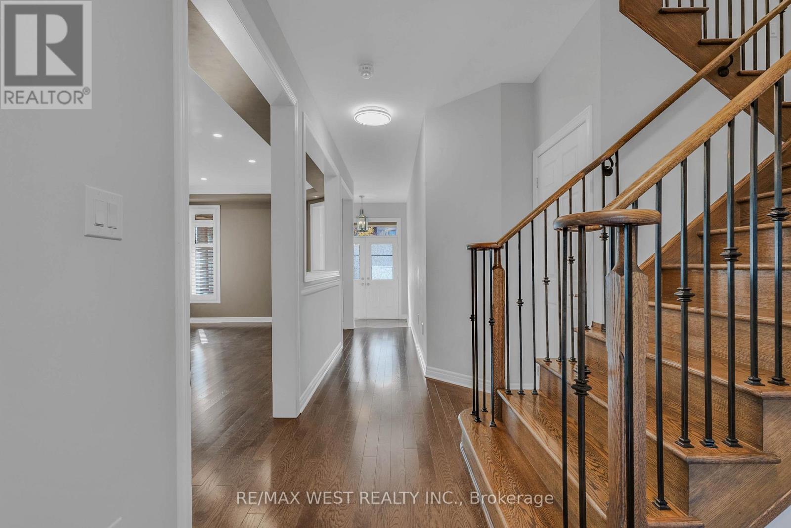 198 Jessie Caverhill Pass, Oakville, Ontario  L6M 0Z6 - Photo 8 - W12521460