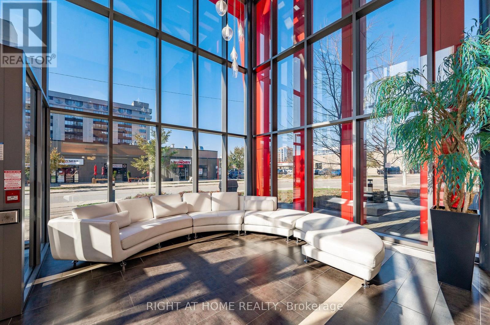 917 - 15 James Finlay Way, Toronto, Ontario  M3M 0B3 - Photo 3 - W12521472