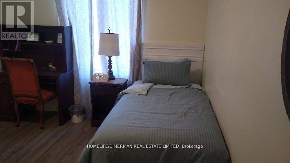 313 Murray Ross Parkway, Toronto, Ontario  M3J 3N8 - Photo 26 - W12521480