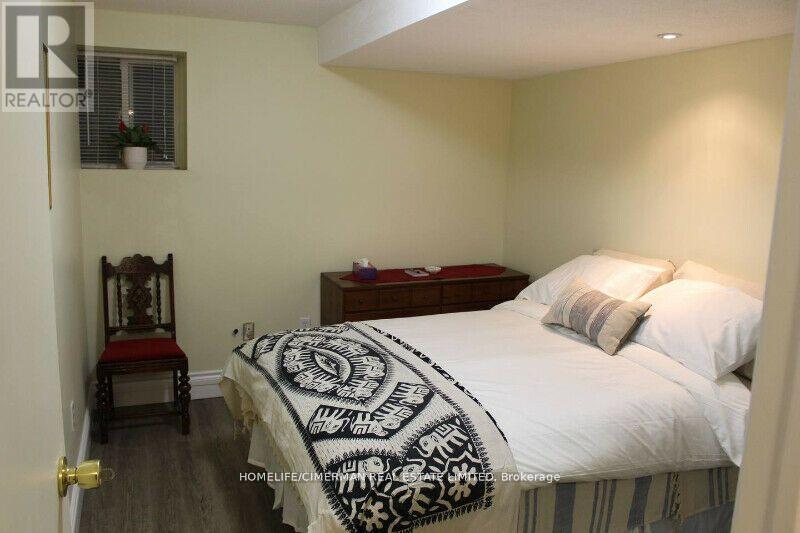 313 Murray Ross Parkway, Toronto, Ontario  M3J 3N8 - Photo 30 - W12521480