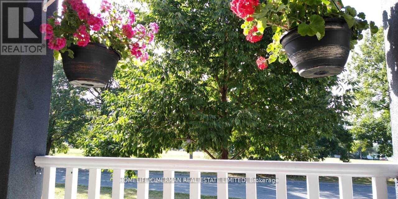 313 Murray Ross Parkway, Toronto, Ontario  M3J 3N8 - Photo 35 - W12521480