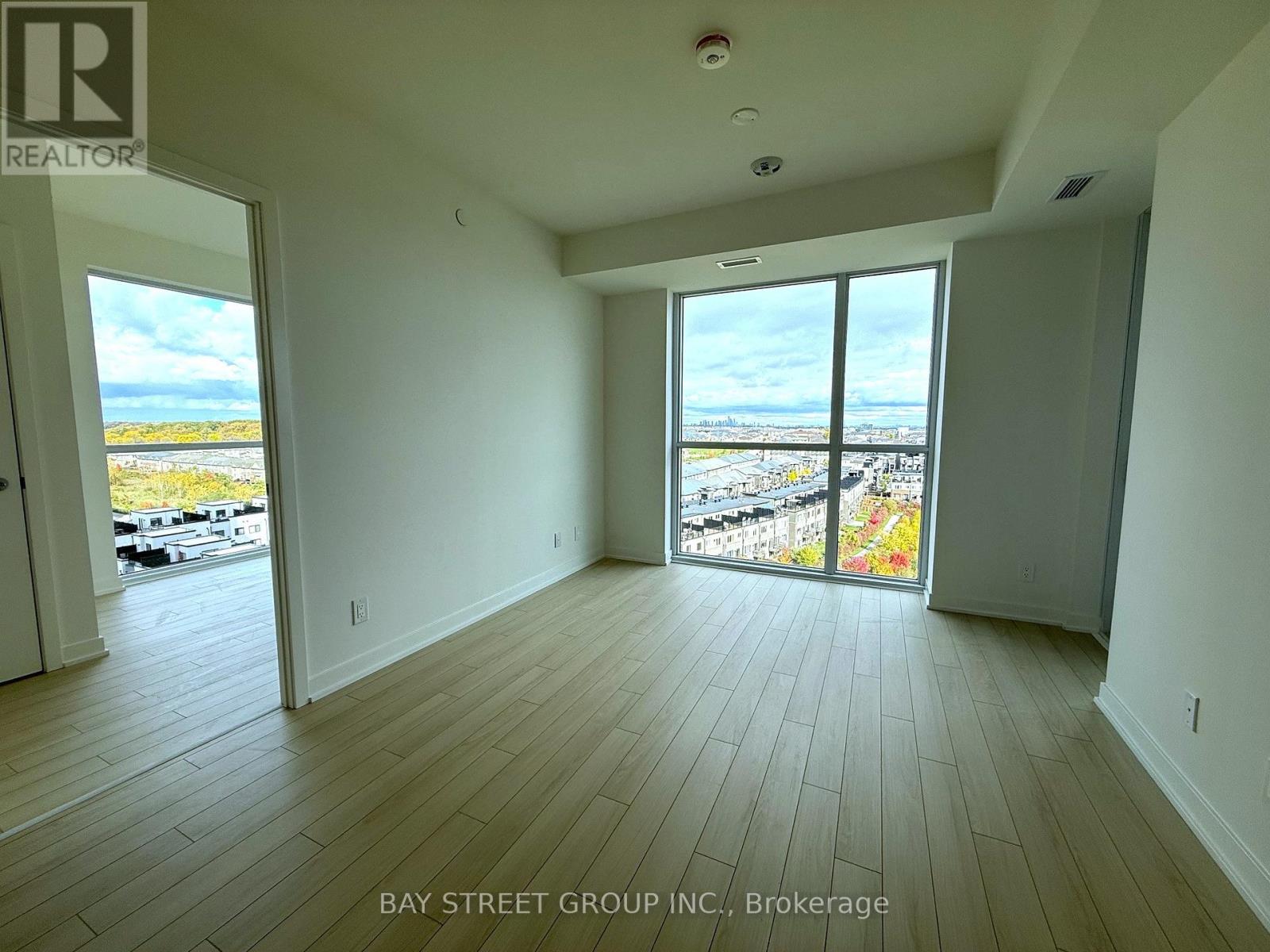 1003 - 3071 Trafalgar Road, Oakville, Ontario  L6H 8C6 - Photo 7 - W12521486