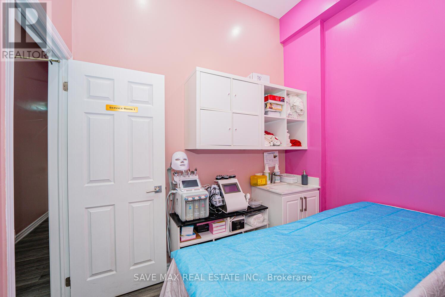 7060 Airport Road, Mississauga, Ontario  L4T 2G8 - Photo 11 - W12521494