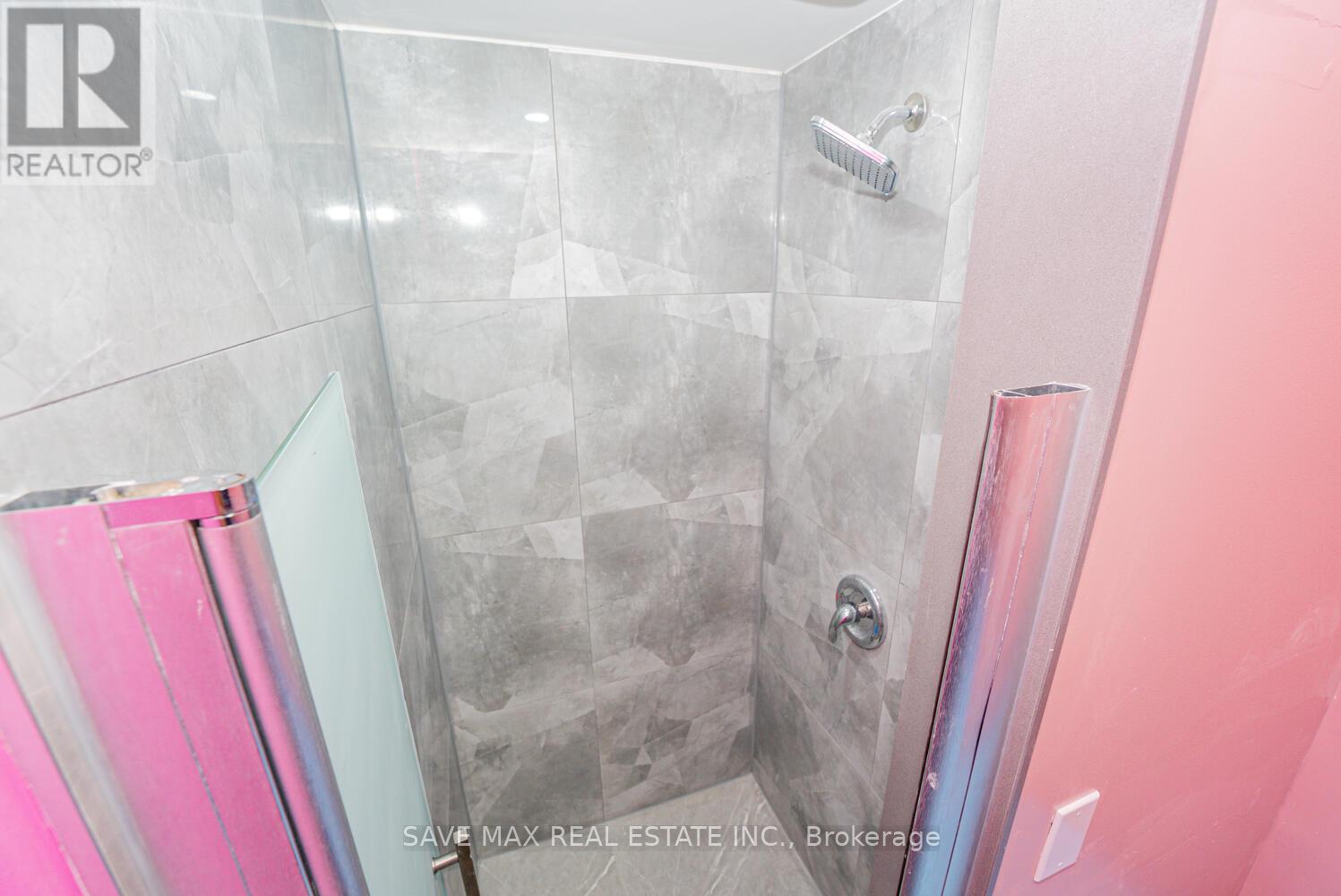 7060 Airport Road, Mississauga, Ontario  L4T 2G8 - Photo 14 - W12521494