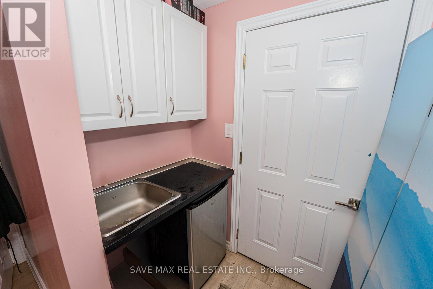 7060 Airport Road, Mississauga, Ontario  L4T 2G8 - Photo 18 - W12521494