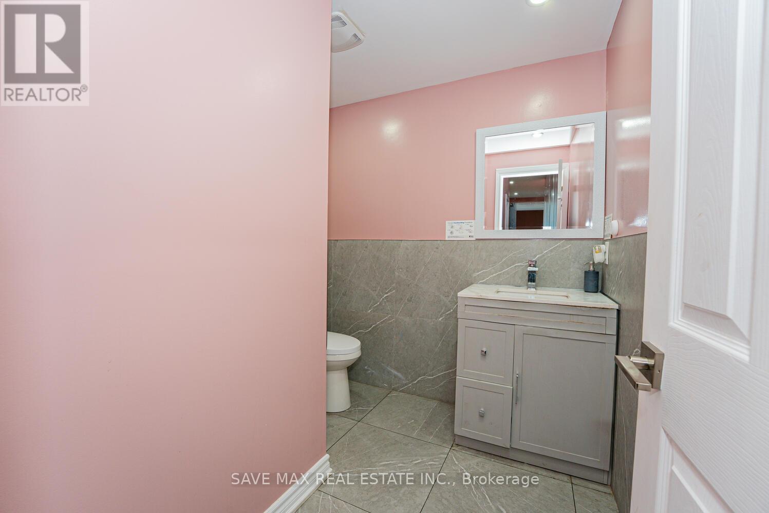 7060 Airport Road, Mississauga, Ontario  L4T 2G8 - Photo 19 - W12521494