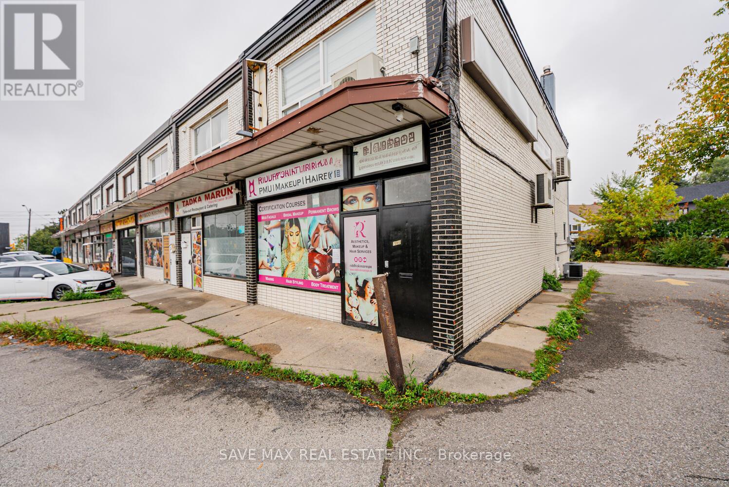 7060 Airport Road, Mississauga, Ontario  L4T 2G8 - Photo 2 - W12521494