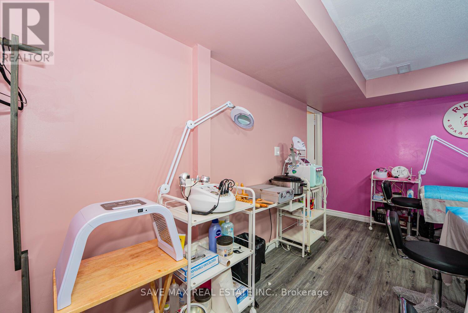 7060 Airport Road, Mississauga, Ontario  L4T 2G8 - Photo 24 - W12521494