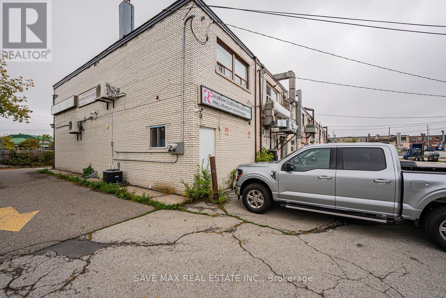 7060 Airport Road, Mississauga, Ontario  L4T 2G8 - Photo 30 - W12521494