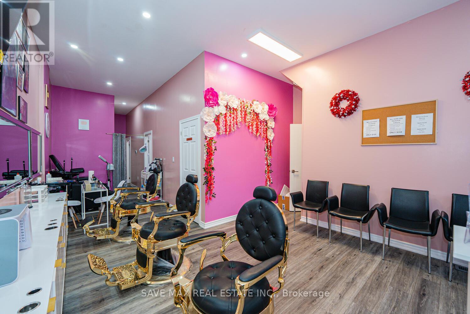 7060 Airport Road, Mississauga, Ontario  L4T 2G8 - Photo 4 - W12521494