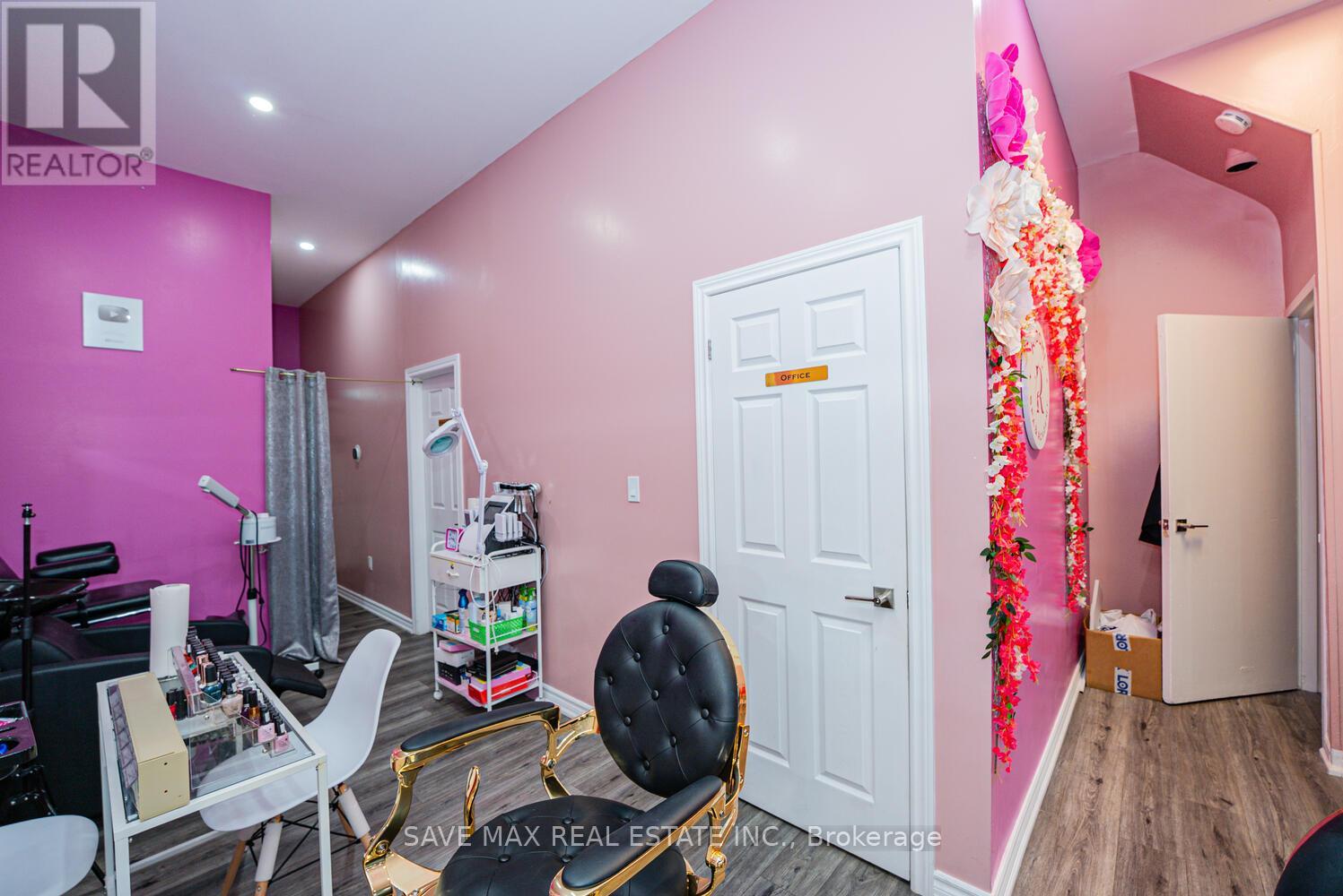 7060 Airport Road, Mississauga, Ontario  L4T 2G8 - Photo 7 - W12521494