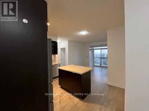 1601 - 4699 Glen Erin Drive, Mississauga, Ontario  L5N 3L3 - Photo 8 - W12521496