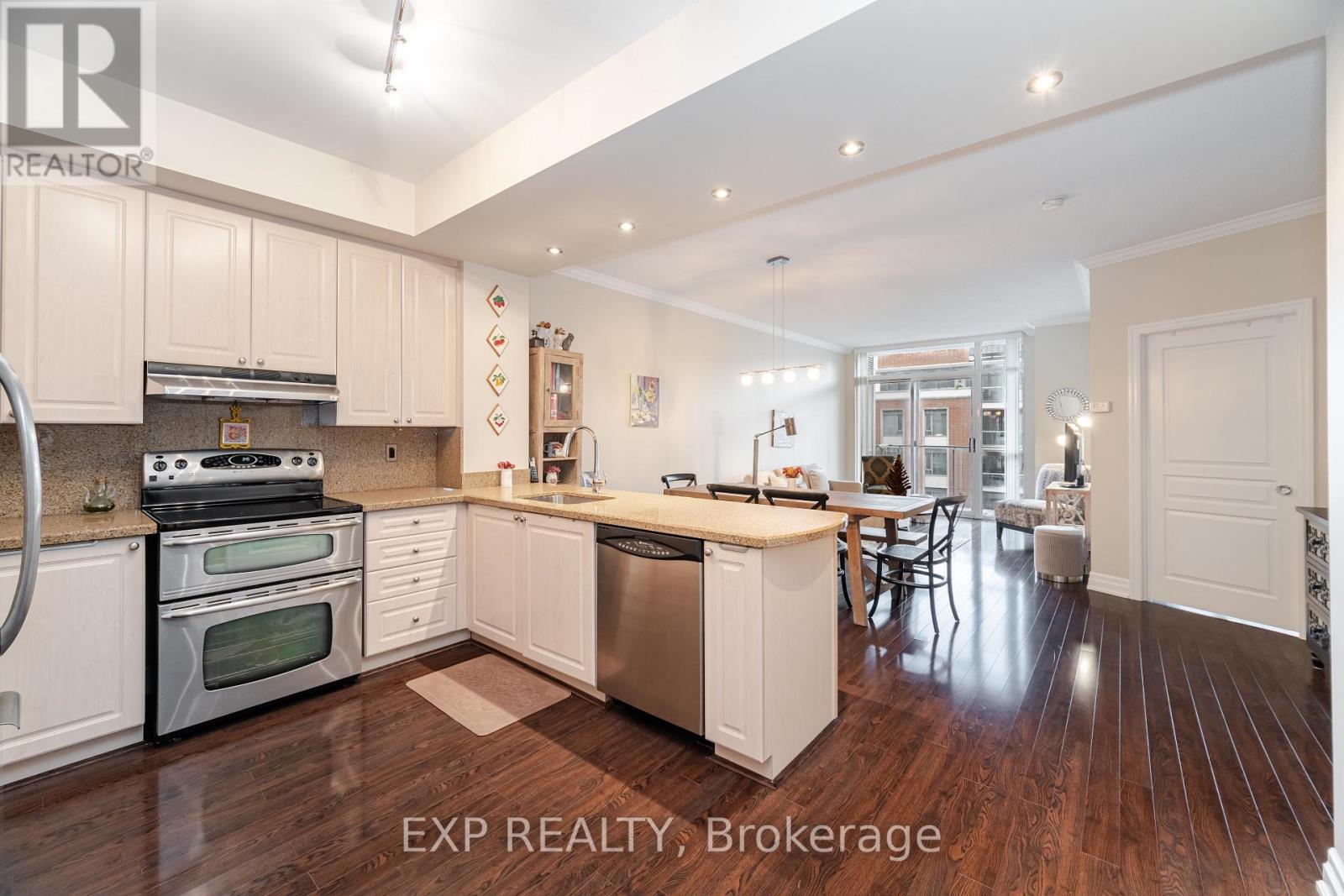 513 - 80 Port Street E, Mississauga, Ontario  L5G 4V6 - Photo 10 - W12521510