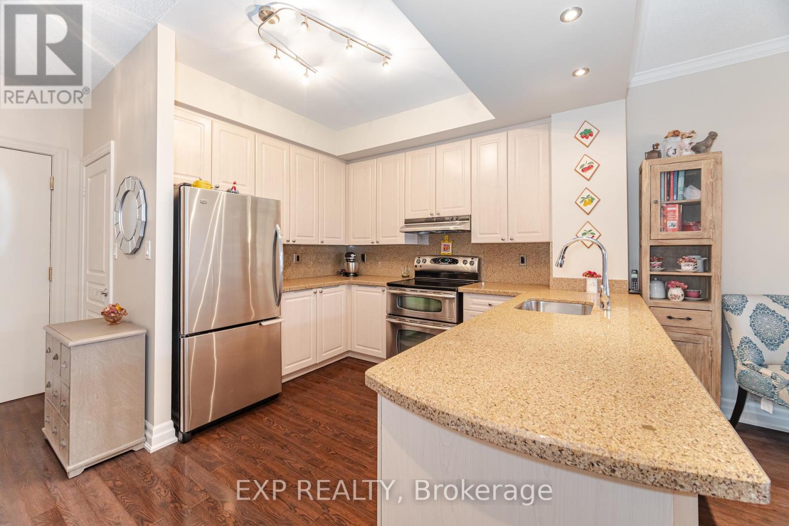 513 - 80 Port Street E, Mississauga, Ontario  L5G 4V6 - Photo 11 - W12521510