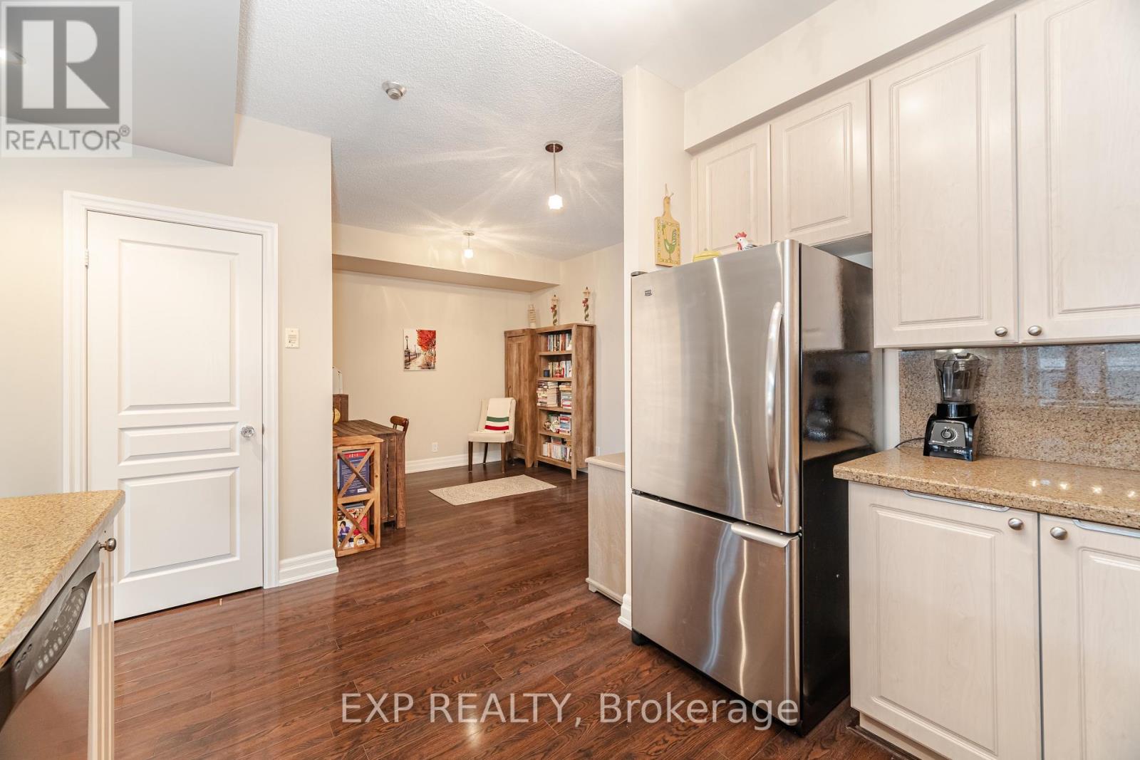 513 - 80 Port Street E, Mississauga, Ontario  L5G 4V6 - Photo 13 - W12521510