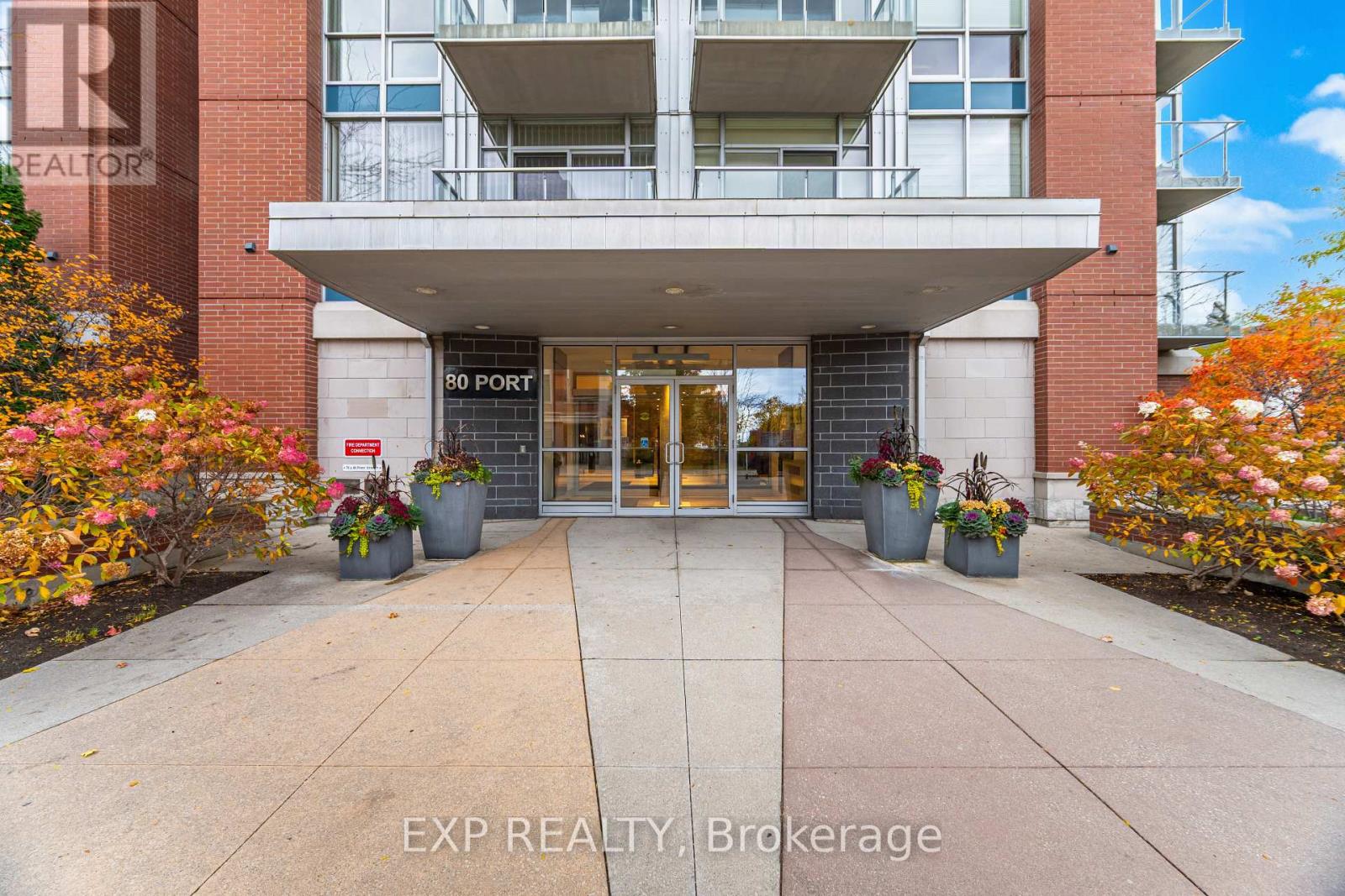 513 - 80 Port Street E, Mississauga, Ontario  L5G 4V6 - Photo 2 - W12521510