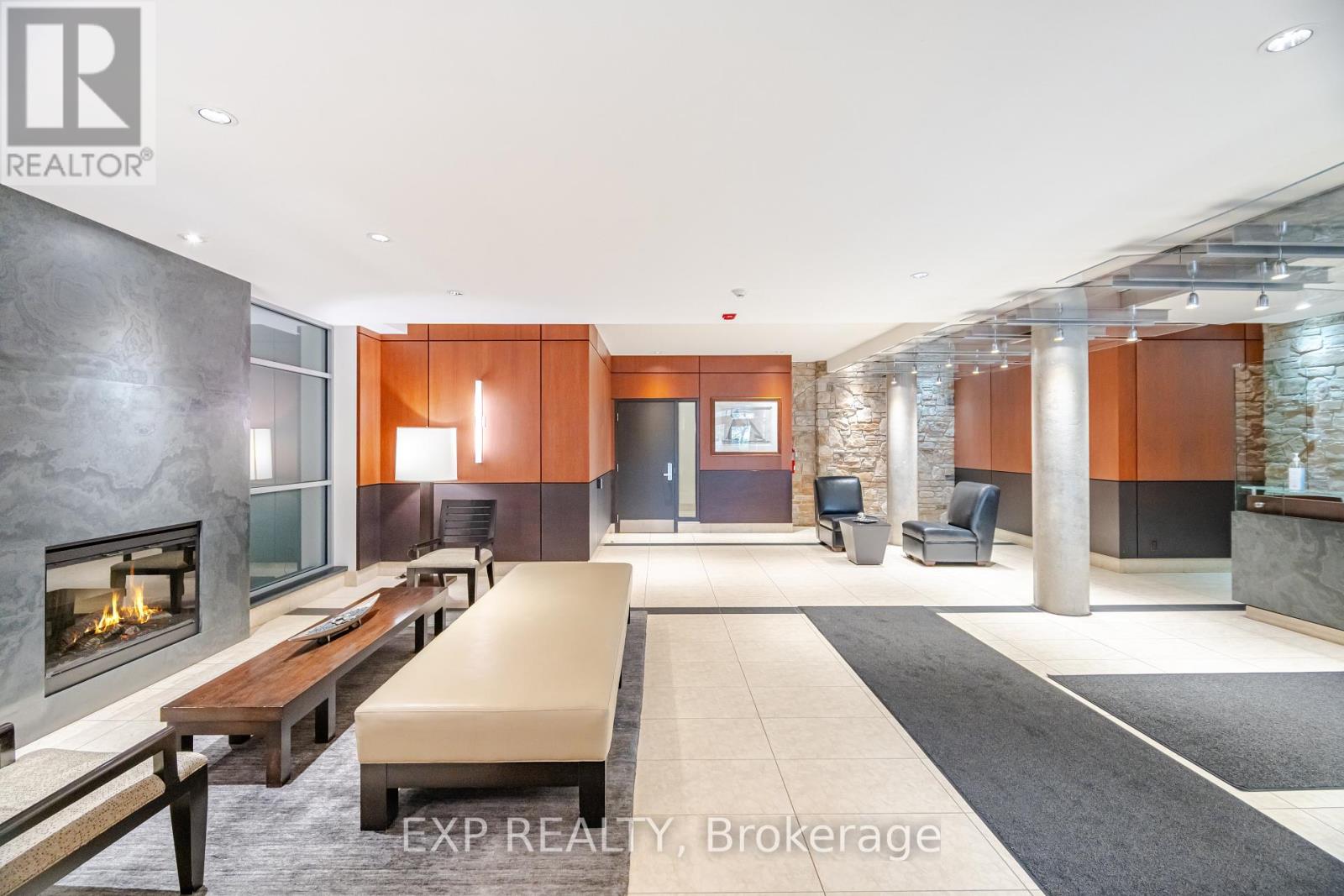 513 - 80 Port Street E, Mississauga, Ontario  L5G 4V6 - Photo 3 - W12521510