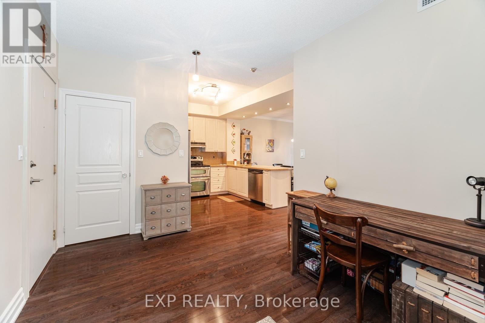 513 - 80 Port Street E, Mississauga, Ontario  L5G 4V6 - Photo 8 - W12521510