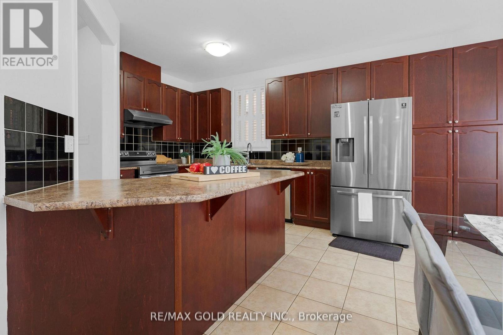 82 Amaranth Crescent, Brampton, Ontario  L7A 0L4 - Photo 15 - W12521514