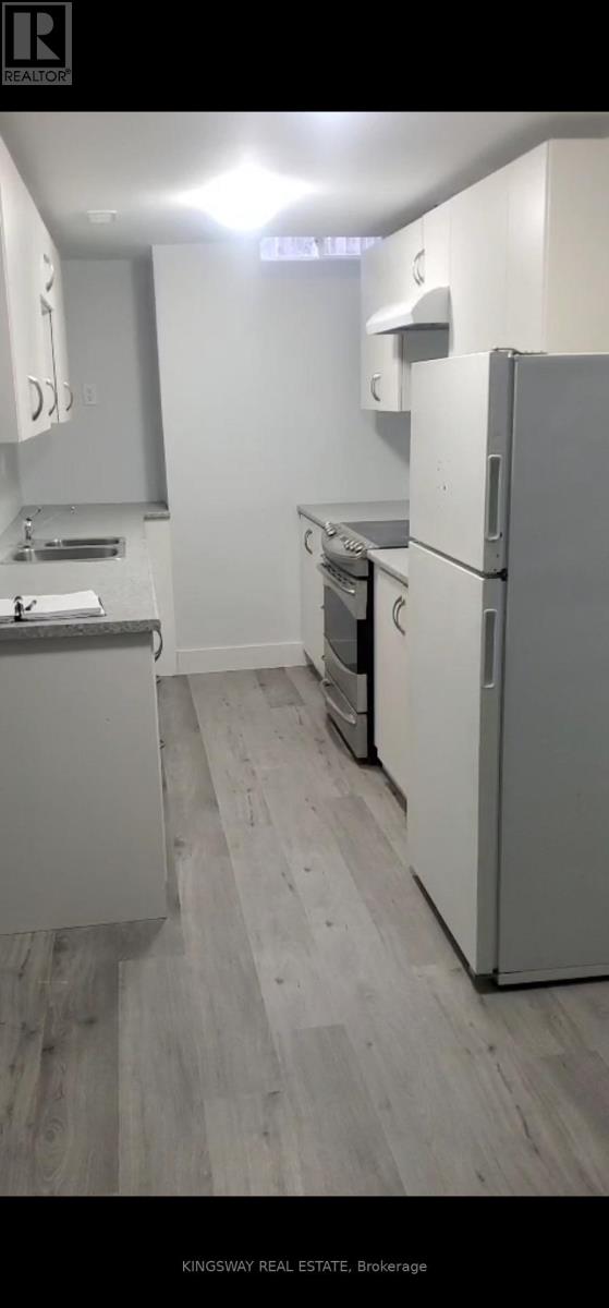 23 Catchfly Crescent, Brampton, Ontario  L6P 2H8 - Photo 4 - W12521542