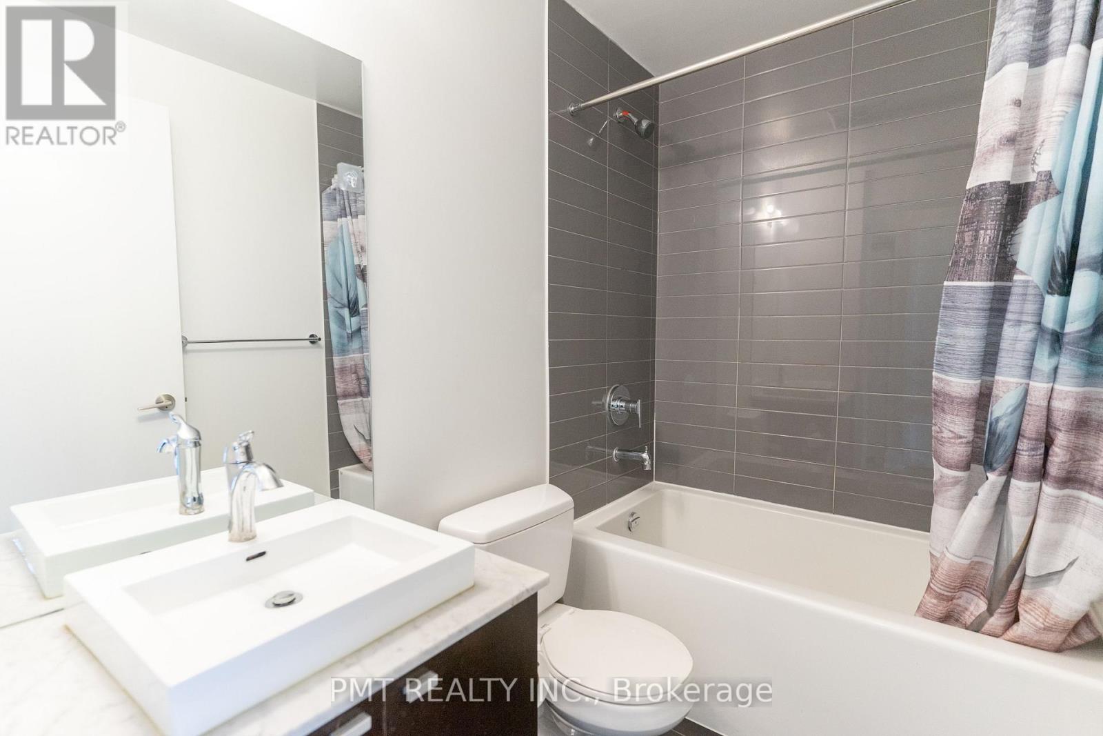 612 - 105 The Queensway, Toronto, Ontario  M6S 5B5 - Photo 10 - W12521556