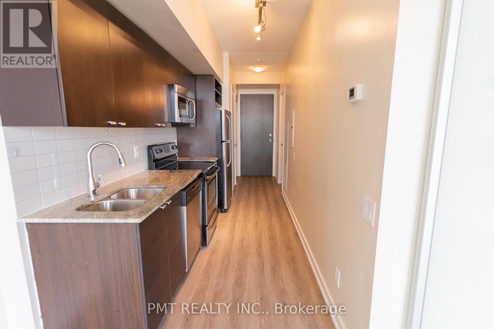 612 - 105 The Queensway, Toronto, Ontario  M6S 5B5 - Photo 9 - W12521556