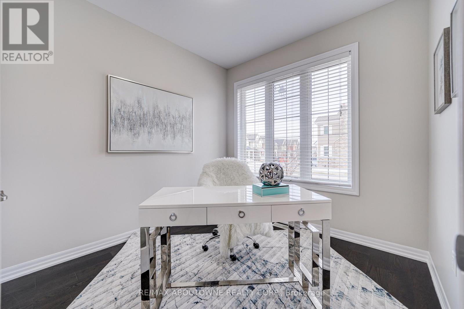 385 Dahlia Trail, Oakville, Ontario  L6M 4M2 - Photo 11 - W12521572