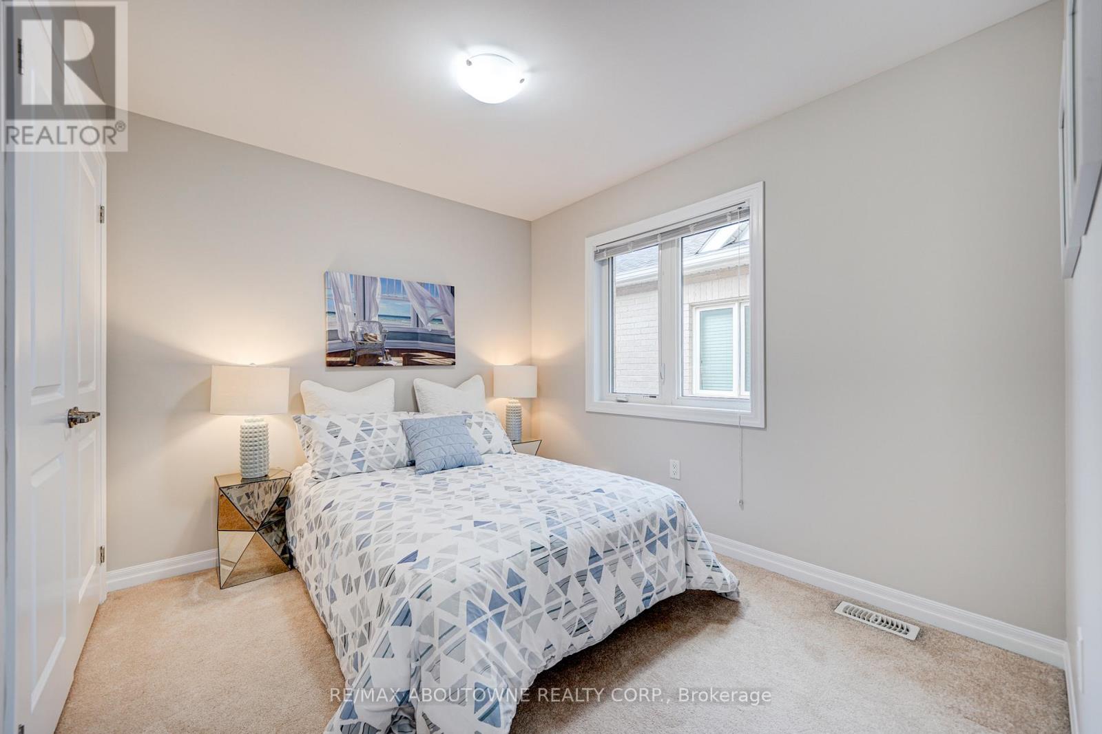 385 Dahlia Trail, Oakville, Ontario  L6M 4M2 - Photo 14 - W12521572