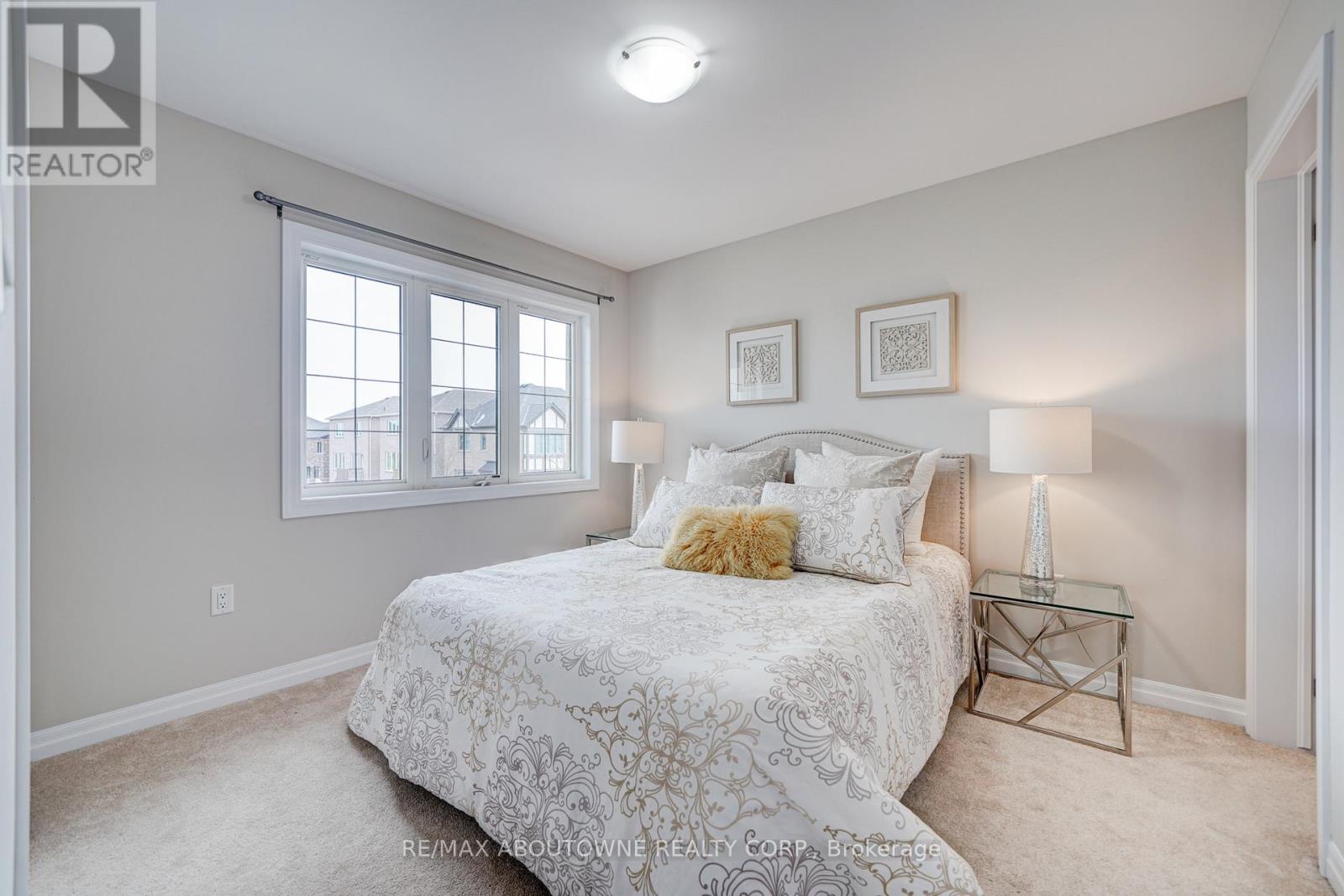 385 Dahlia Trail, Oakville, Ontario  L6M 4M2 - Photo 17 - W12521572