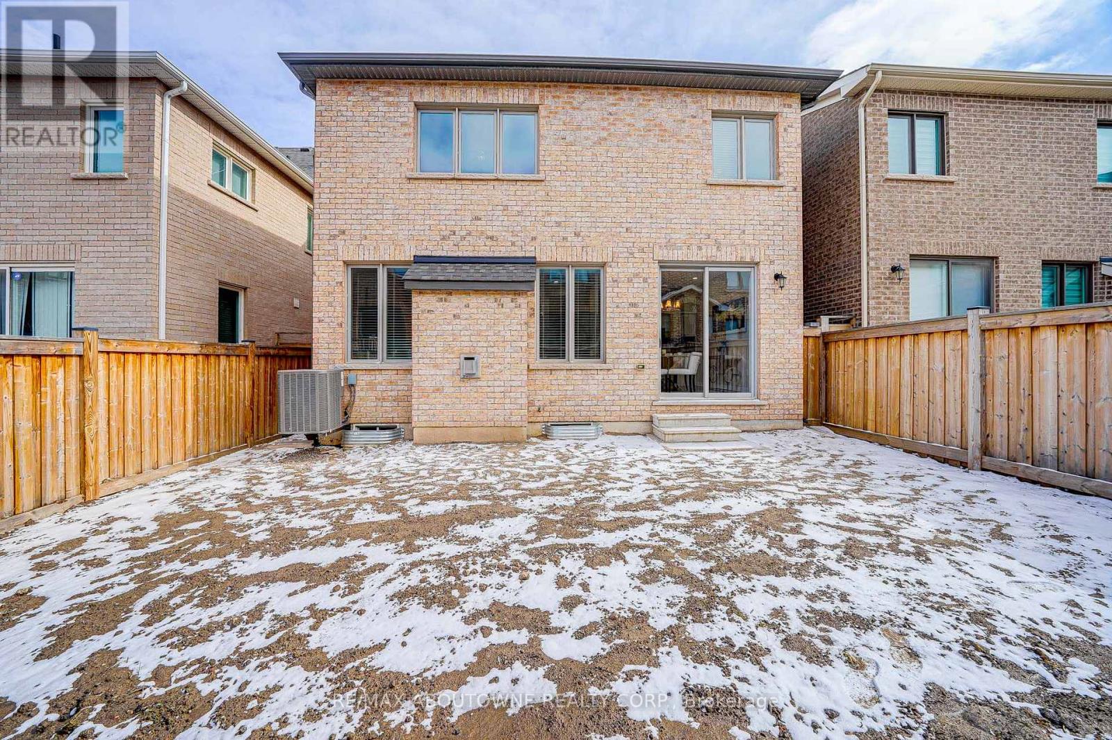 385 Dahlia Trail, Oakville, Ontario  L6M 4M2 - Photo 24 - W12521572