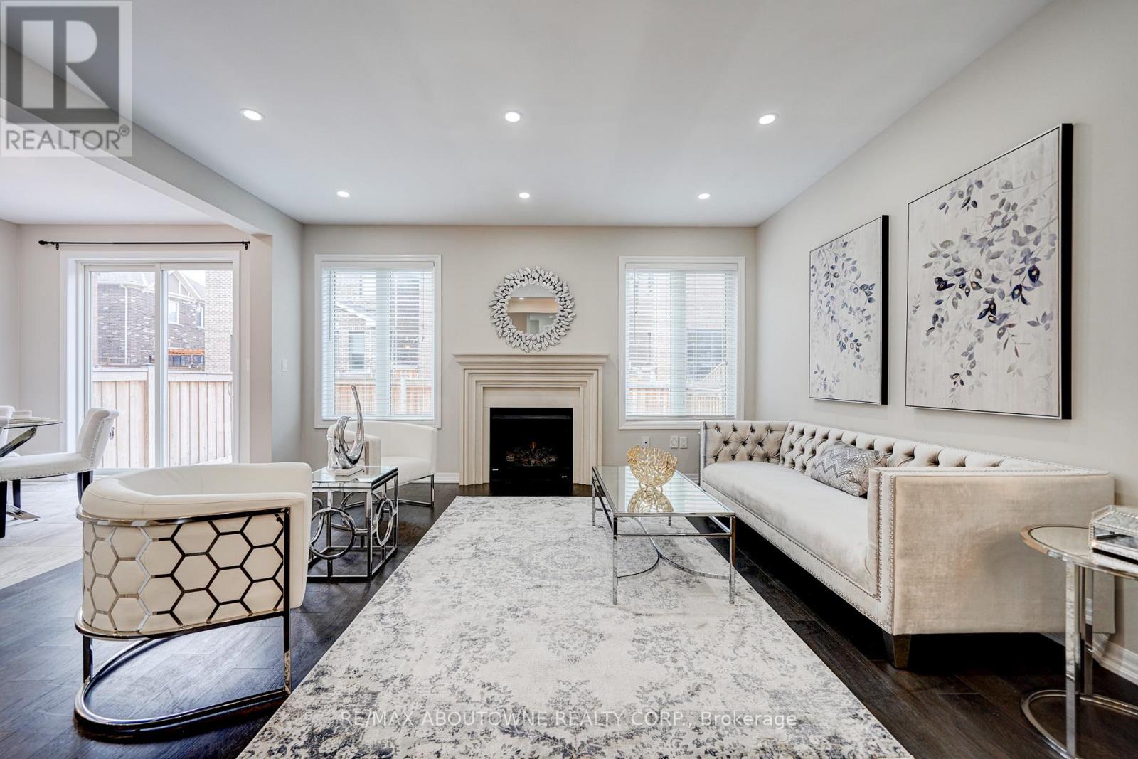 385 Dahlia Trail, Oakville, Ontario  L6M 4M2 - Photo 7 - W12521572