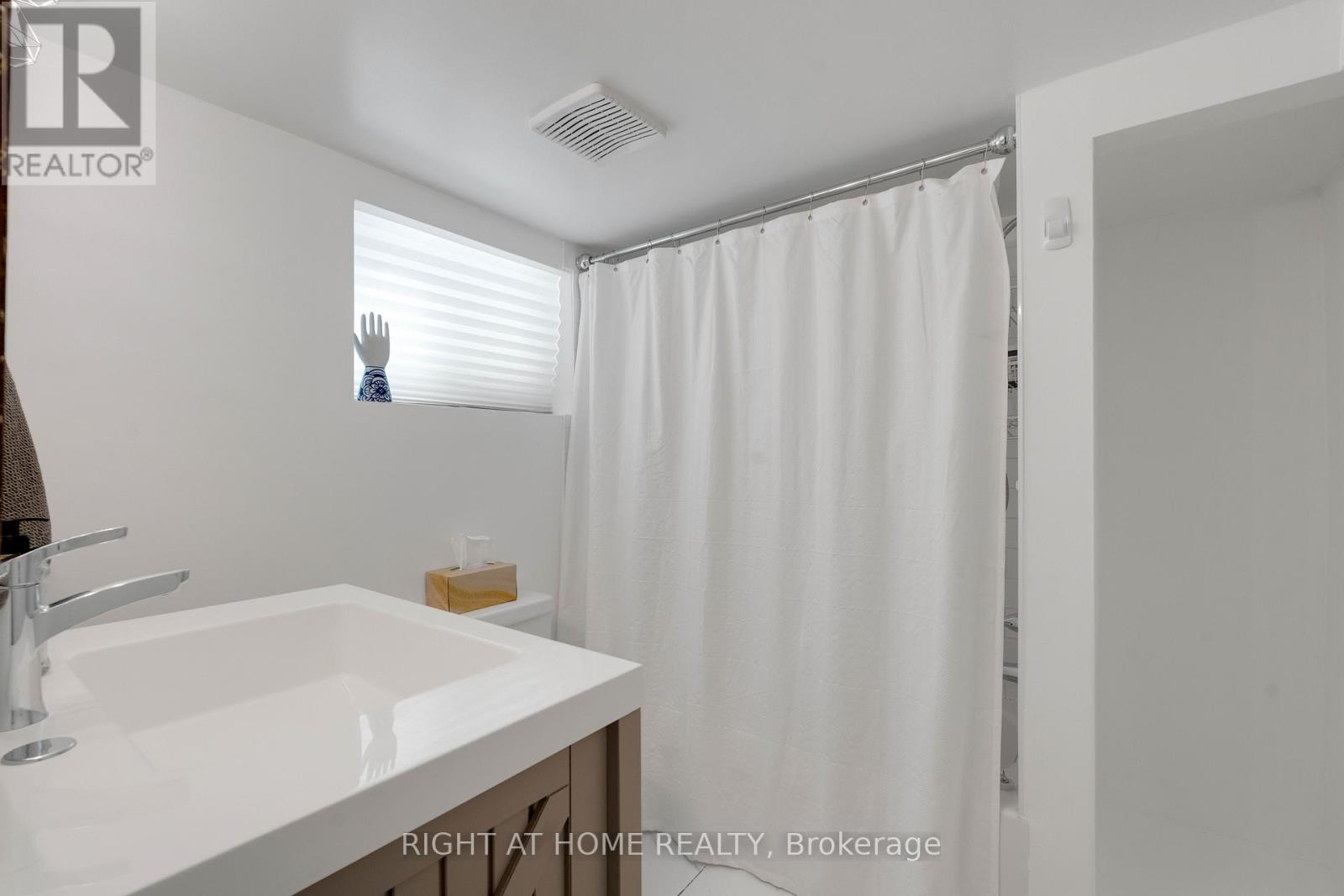 1642 Dufferin Street, Toronto, Ontario  M6H 3L8 - Photo 23 - W12521586