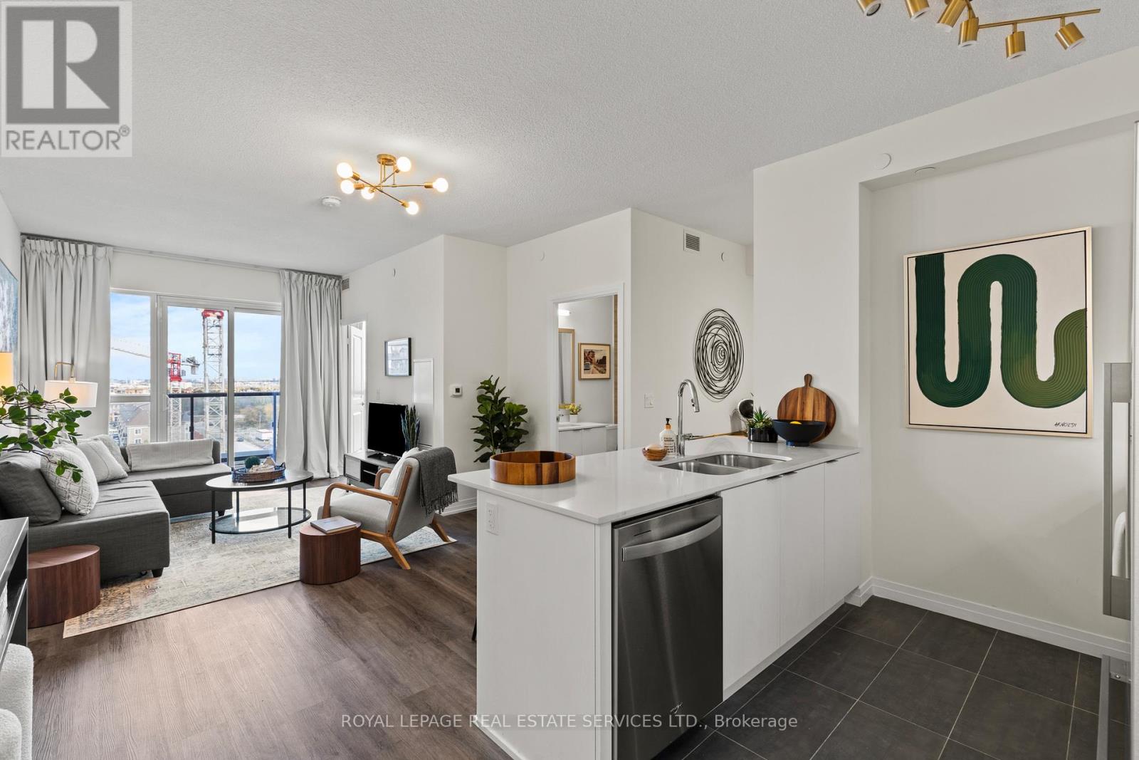 810 - 15 Watergarden Drive, Mississauga, Ontario  L5N 1H1 - Photo 10 - W12521612