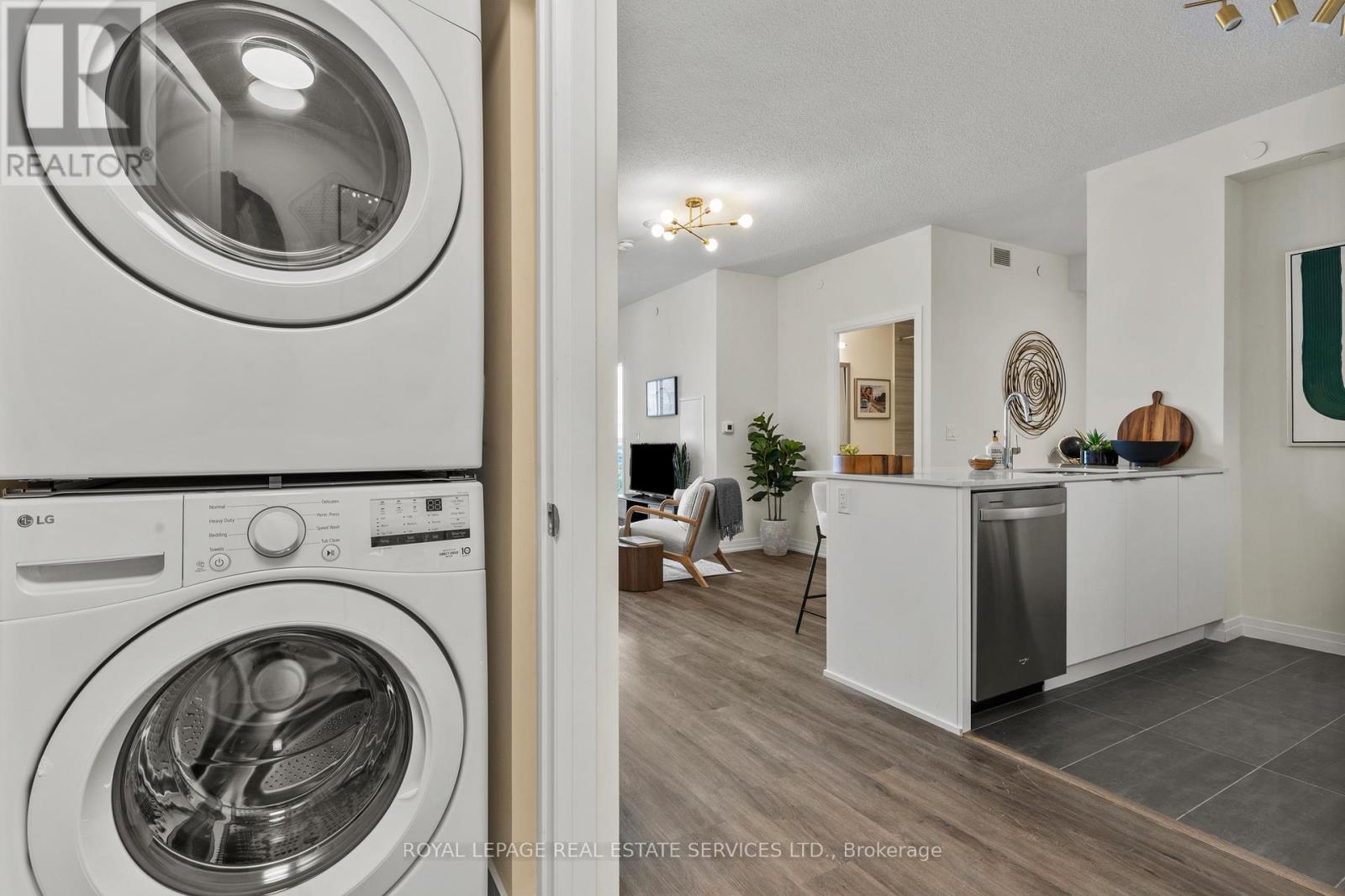 810 - 15 Watergarden Drive, Mississauga, Ontario  L5N 1H1 - Photo 18 - W12521612