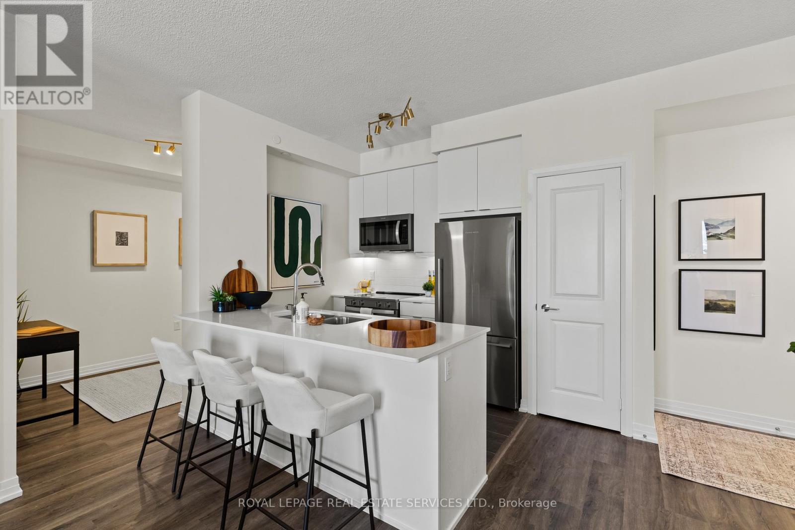 810 - 15 Watergarden Drive, Mississauga, Ontario  L5N 1H1 - Photo 7 - W12521612