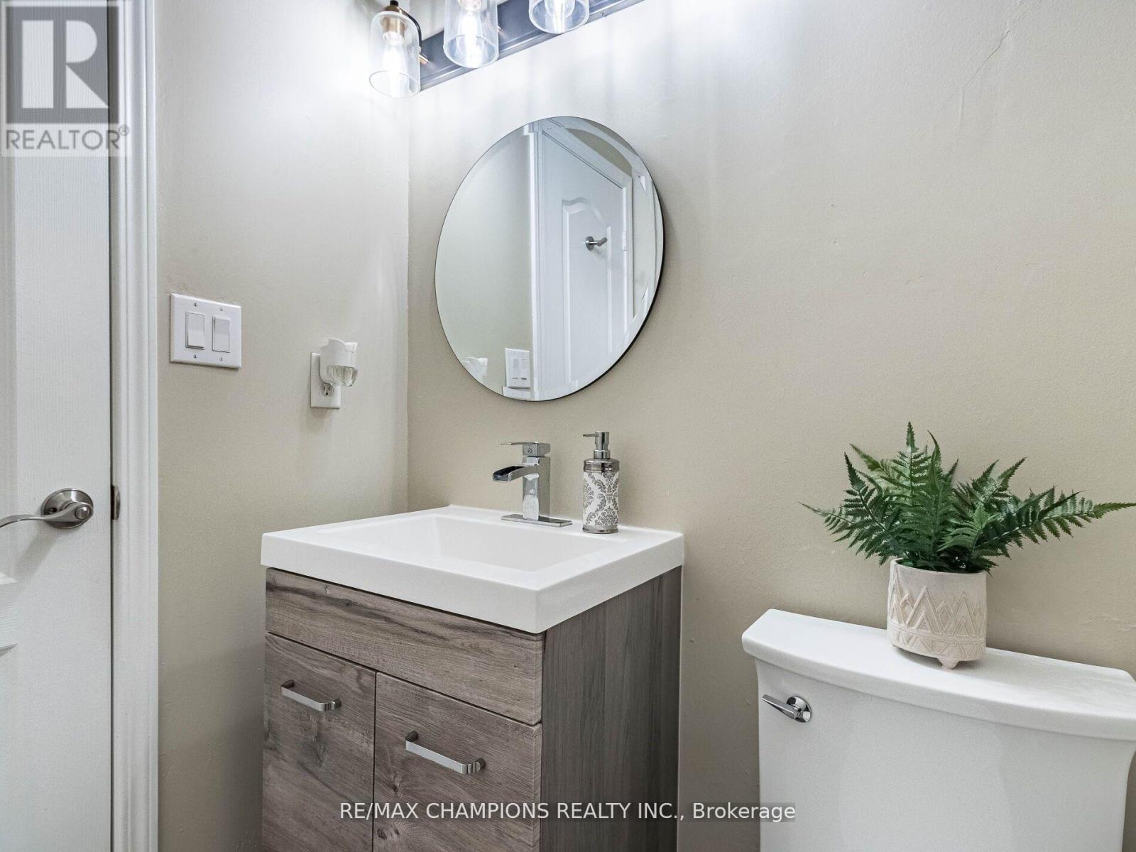 707 Trudeau Drive, Milton, Ontario  L9T 5L4 - Photo 14 - W12521626