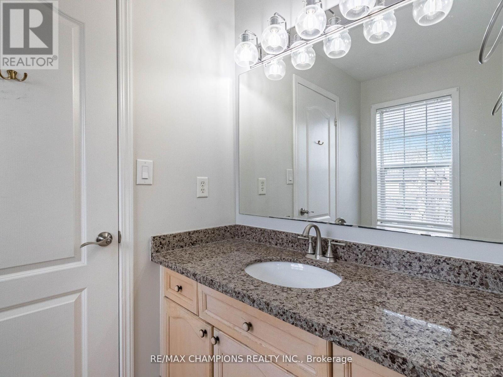 707 Trudeau Drive, Milton, Ontario  L9T 5L4 - Photo 31 - W12521626