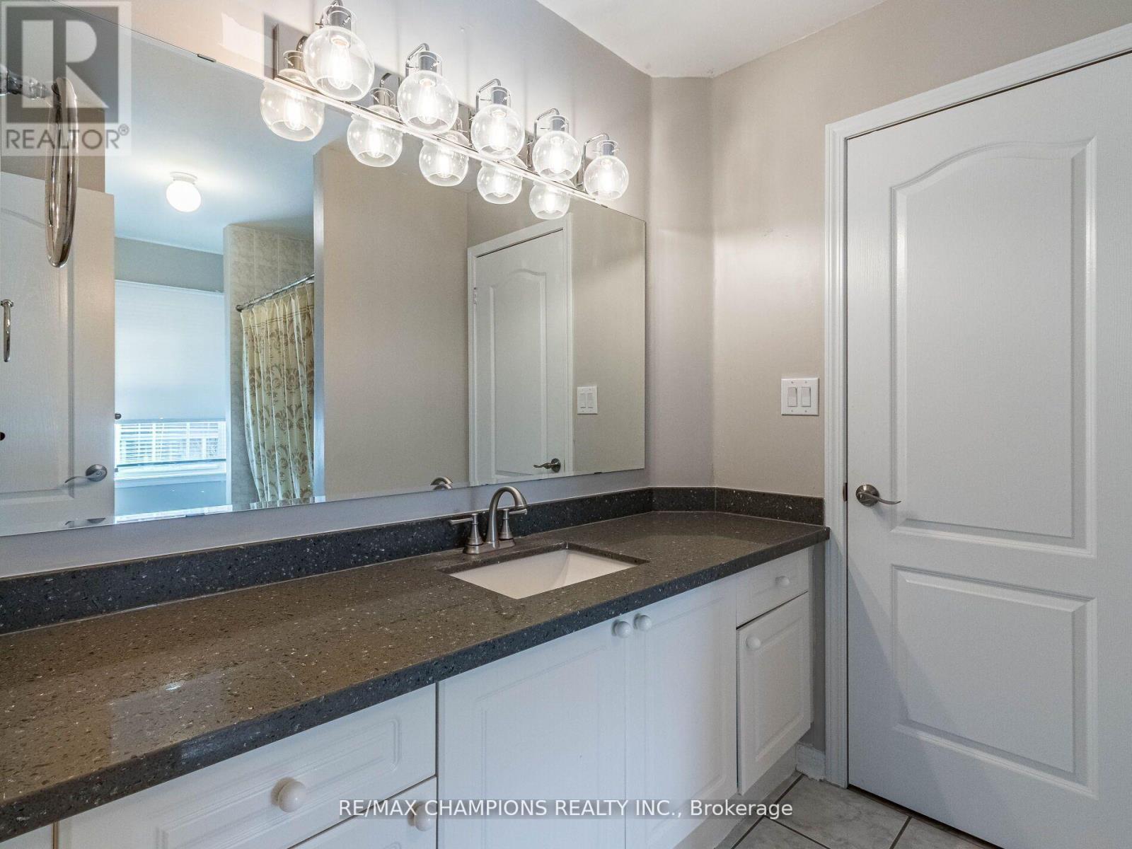 707 Trudeau Drive, Milton, Ontario  L9T 5L4 - Photo 36 - W12521626