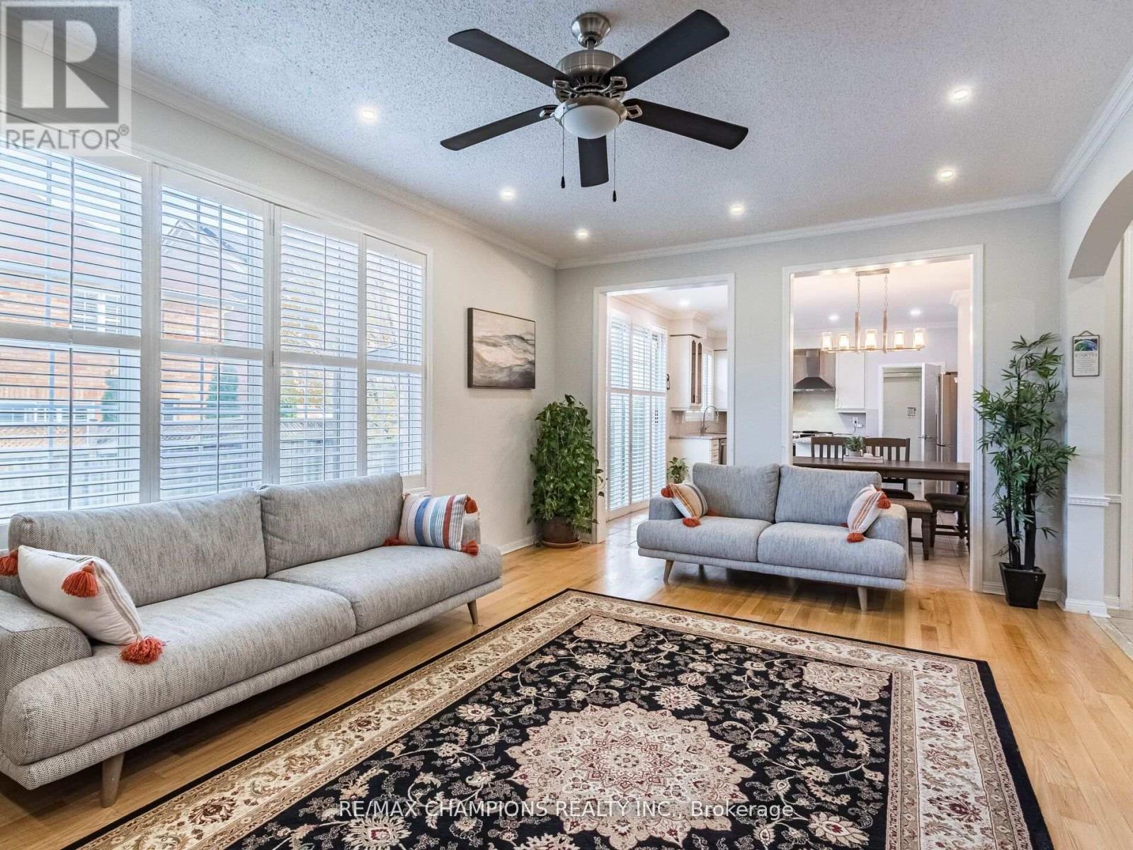 707 Trudeau Drive, Milton, Ontario  L9T 5L4 - Photo 9 - W12521626