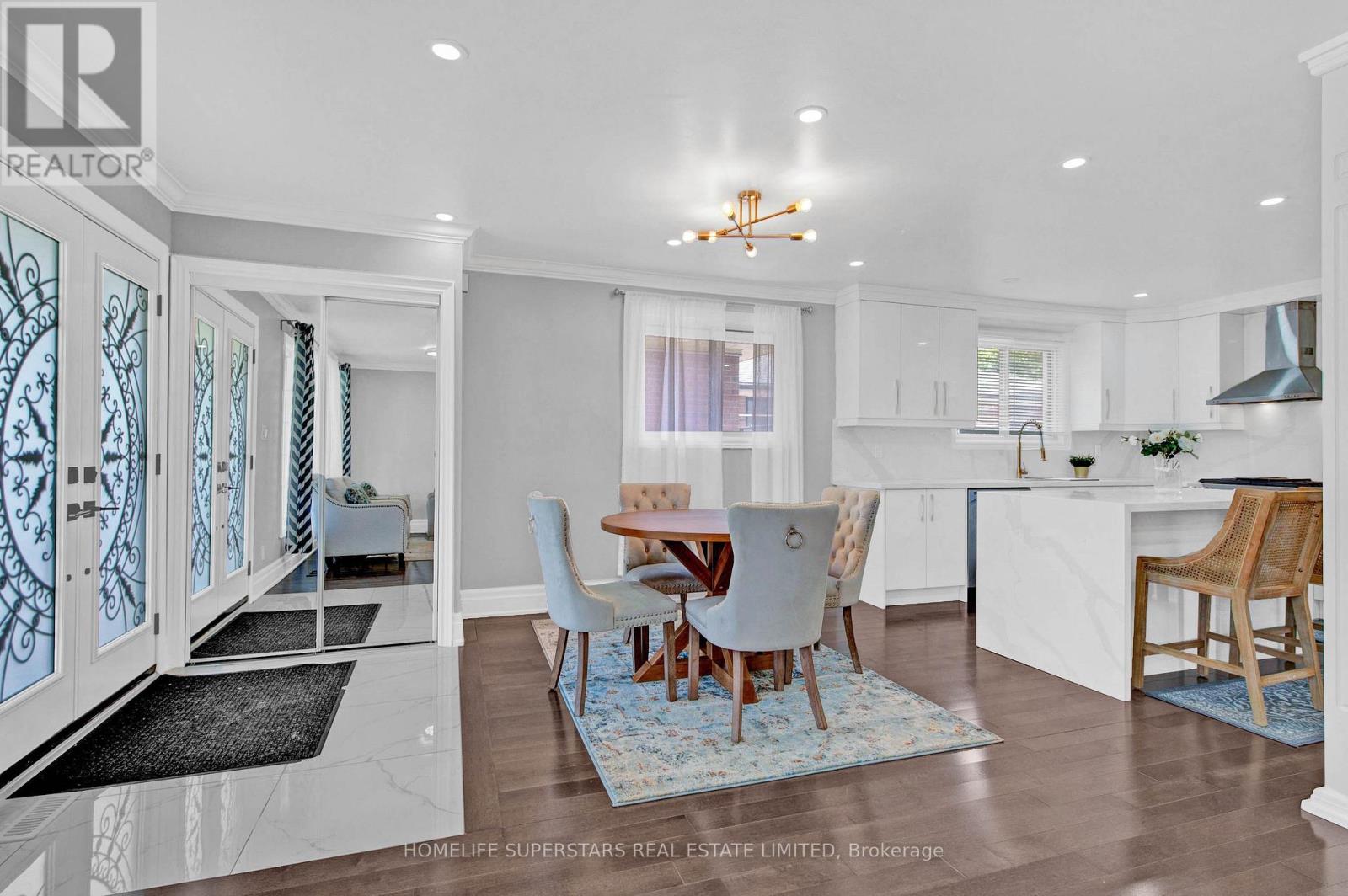 24 Archway Crescent, Toronto, Ontario  M9M 1V6 - Photo 10 - W12521632