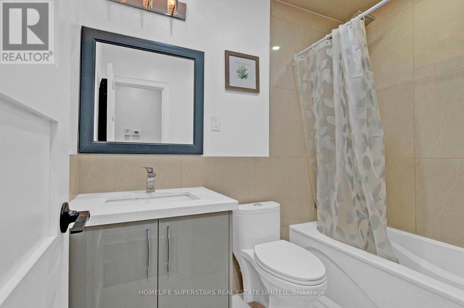 24 Archway Crescent, Toronto, Ontario  M9M 1V6 - Photo 23 - W12521632