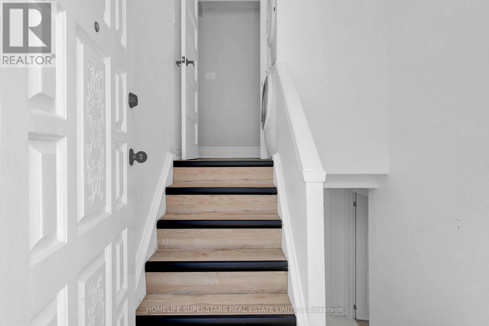 24 Archway Crescent, Toronto, Ontario  M9M 1V6 - Photo 25 - W12521632