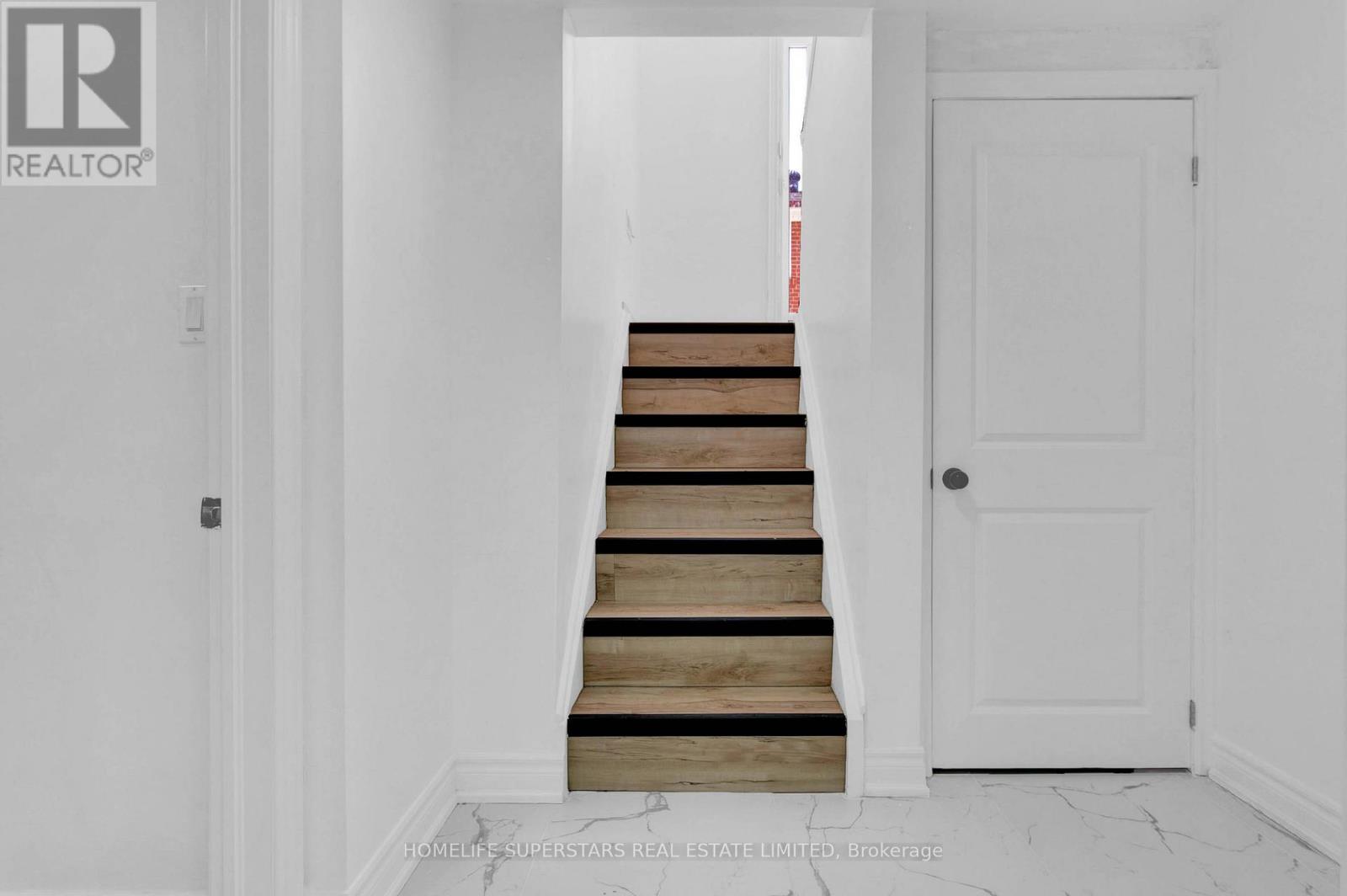 24 Archway Crescent, Toronto, Ontario  M9M 1V6 - Photo 26 - W12521632