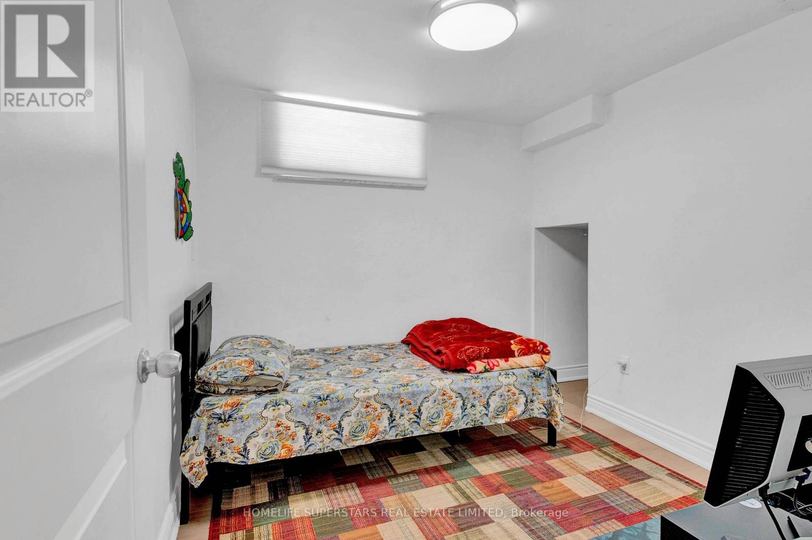 24 Archway Crescent, Toronto, Ontario  M9M 1V6 - Photo 32 - W12521632