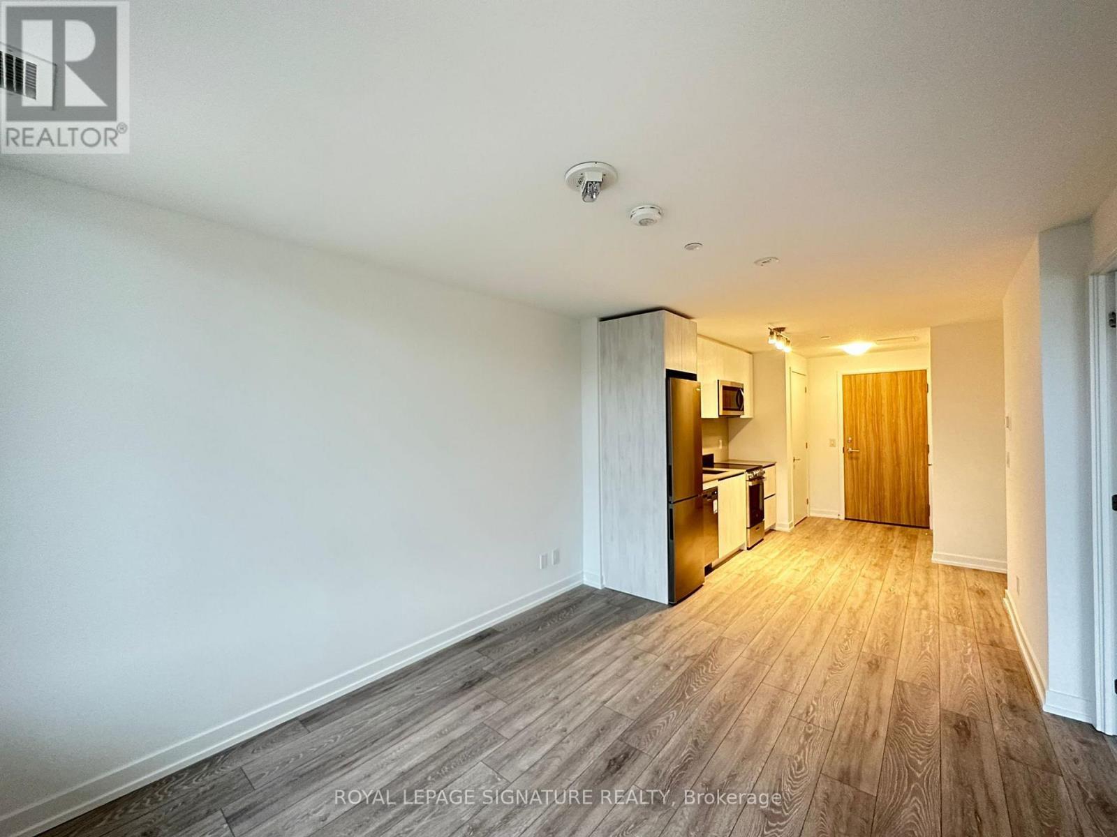 211 - 11 Maryport Avenue, Toronto, Ontario  M3M 0E2 - Photo 3 - W12521684