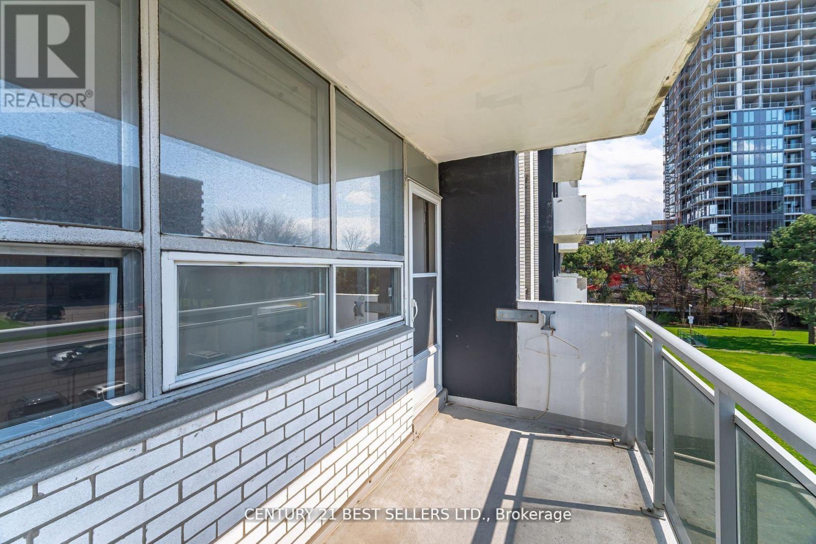 306 - 151 La Rose Avenue, Toronto, Ontario  M9P 1B3 - Photo 13 - W12521694