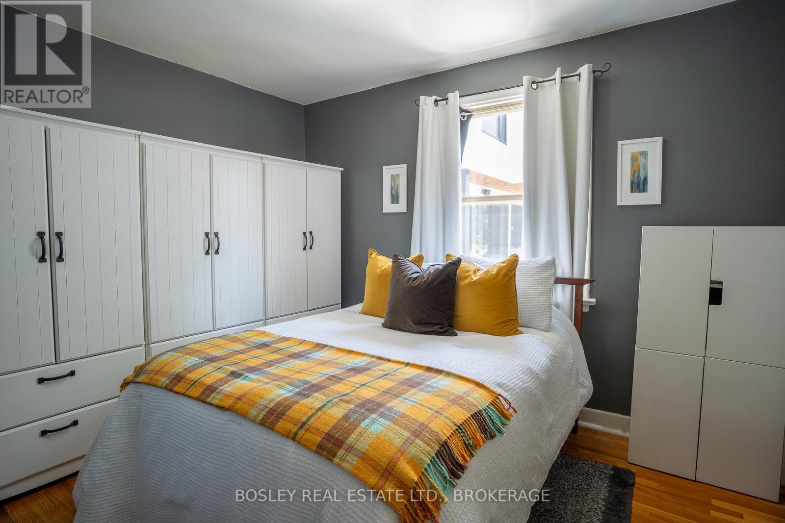 1568 Asgard Drive, Mississauga, Ontario  L5E 2B9 - Photo 7 - W12446789